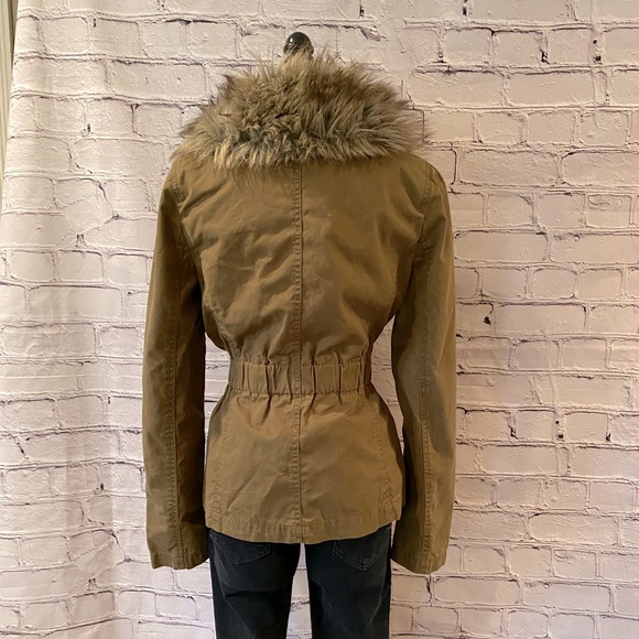 Olive green fur collar jacket - Picture 2 of 3